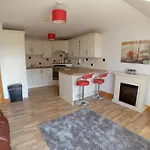 The Red Door Townhouse Apartment